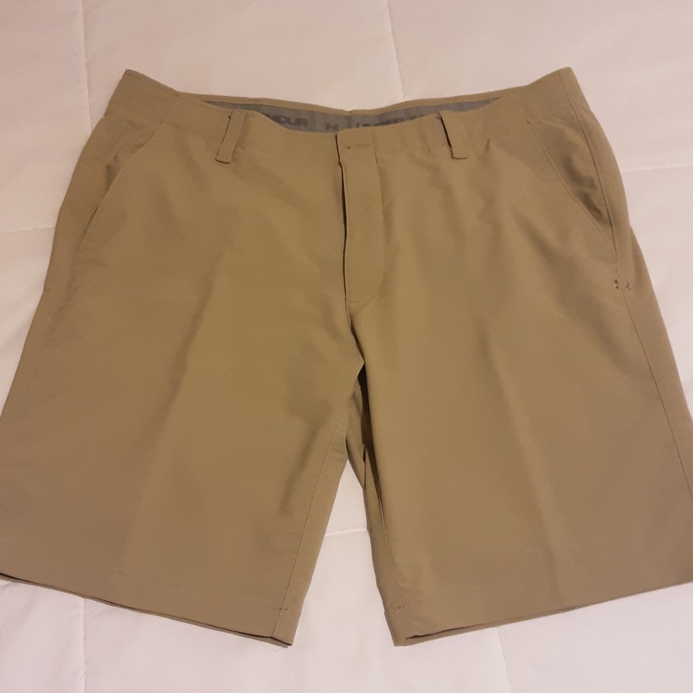 Men's golf shorts